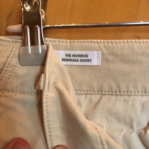 LOFT The Monroe Bermuda Short Women’s Size 8 Classic Light Khakis Minimalist - Picture 8 of 16